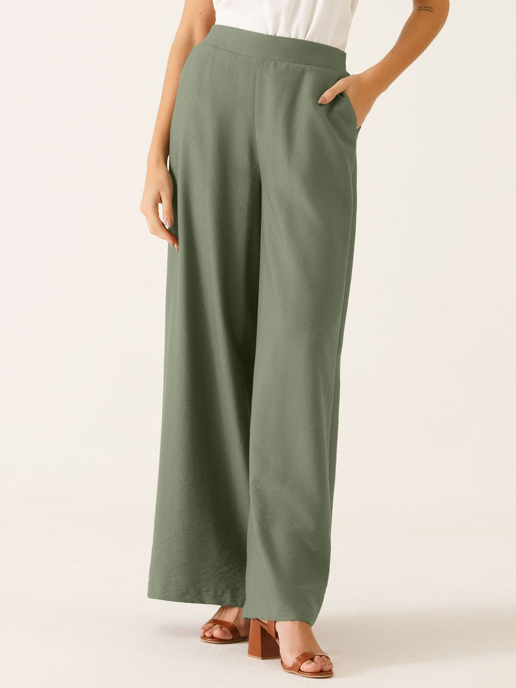 Calça Alfaiataria Pantalona em Viscose Verde Oliva Salete