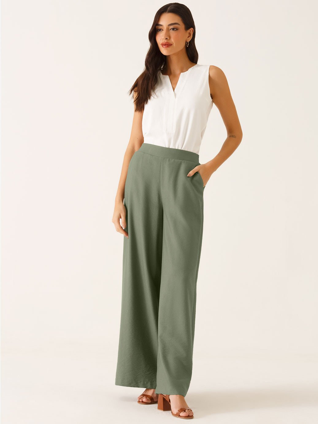 Calça Alfaiataria Pantalona em Viscose Verde Oliva Salete