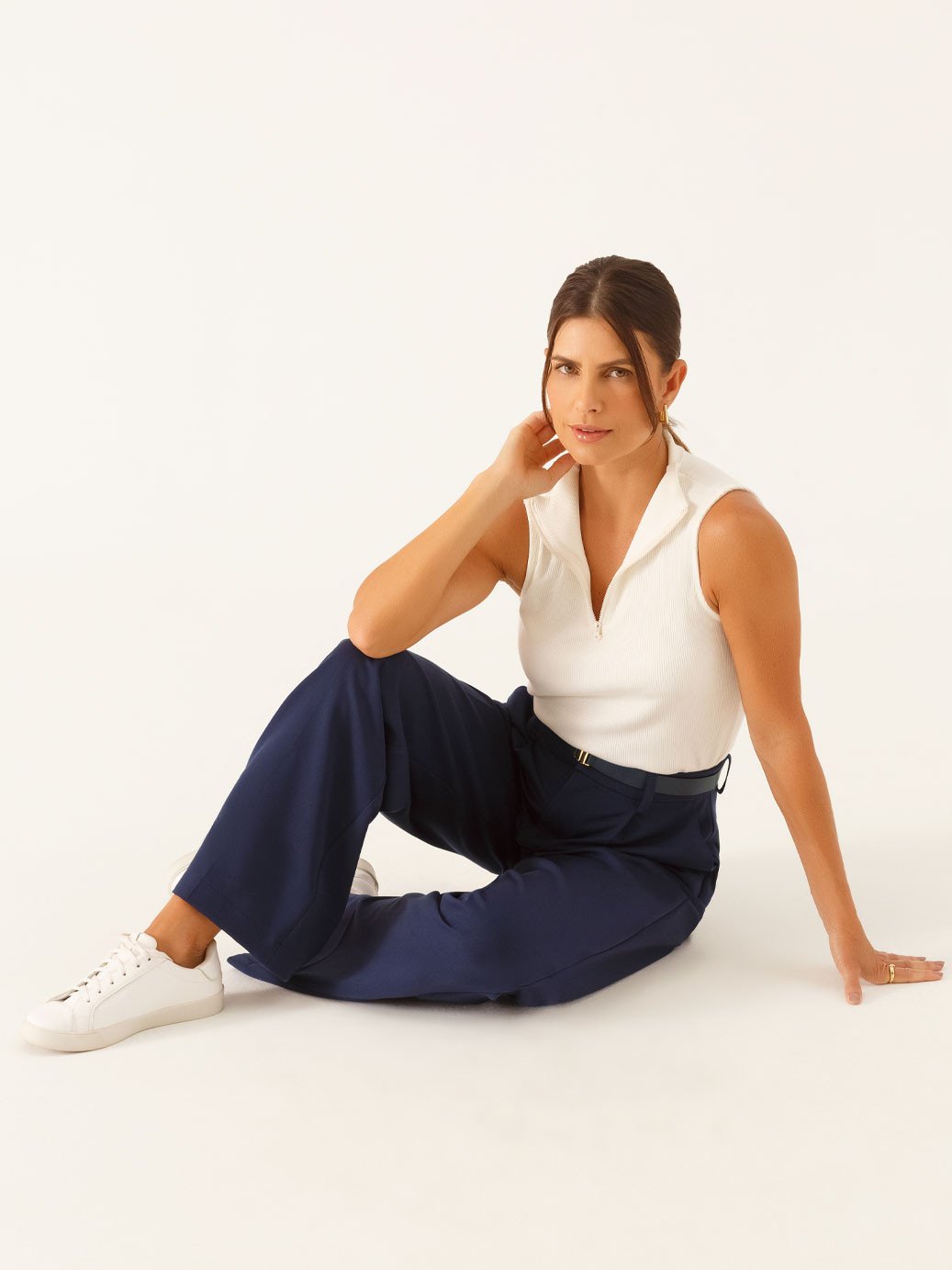Calça Wide Leg de Alfaiataria em Viscose Marinho Natiele