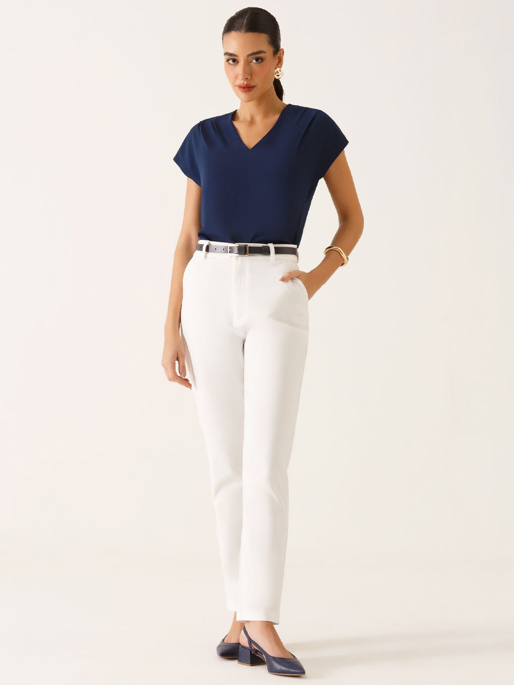 Blusa Ombros Deslocados em Crepe Marinho Mônica