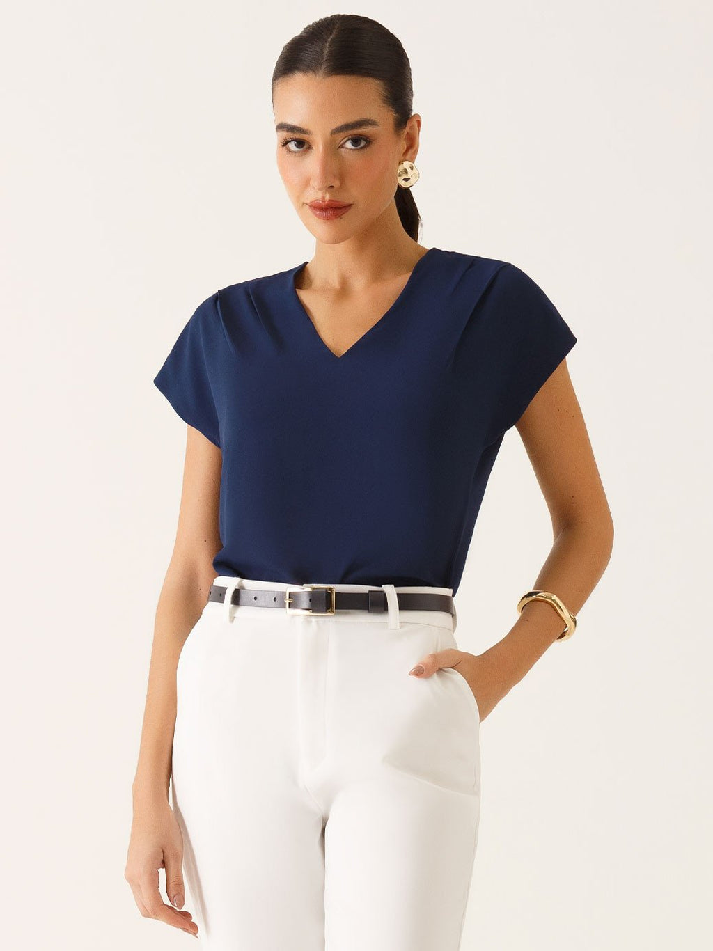 Blusa Ombros Deslocados em Crepe Marinho Mônica