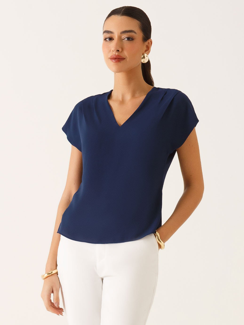 Blusa Ombros Deslocados em Crepe Marinho Mônica