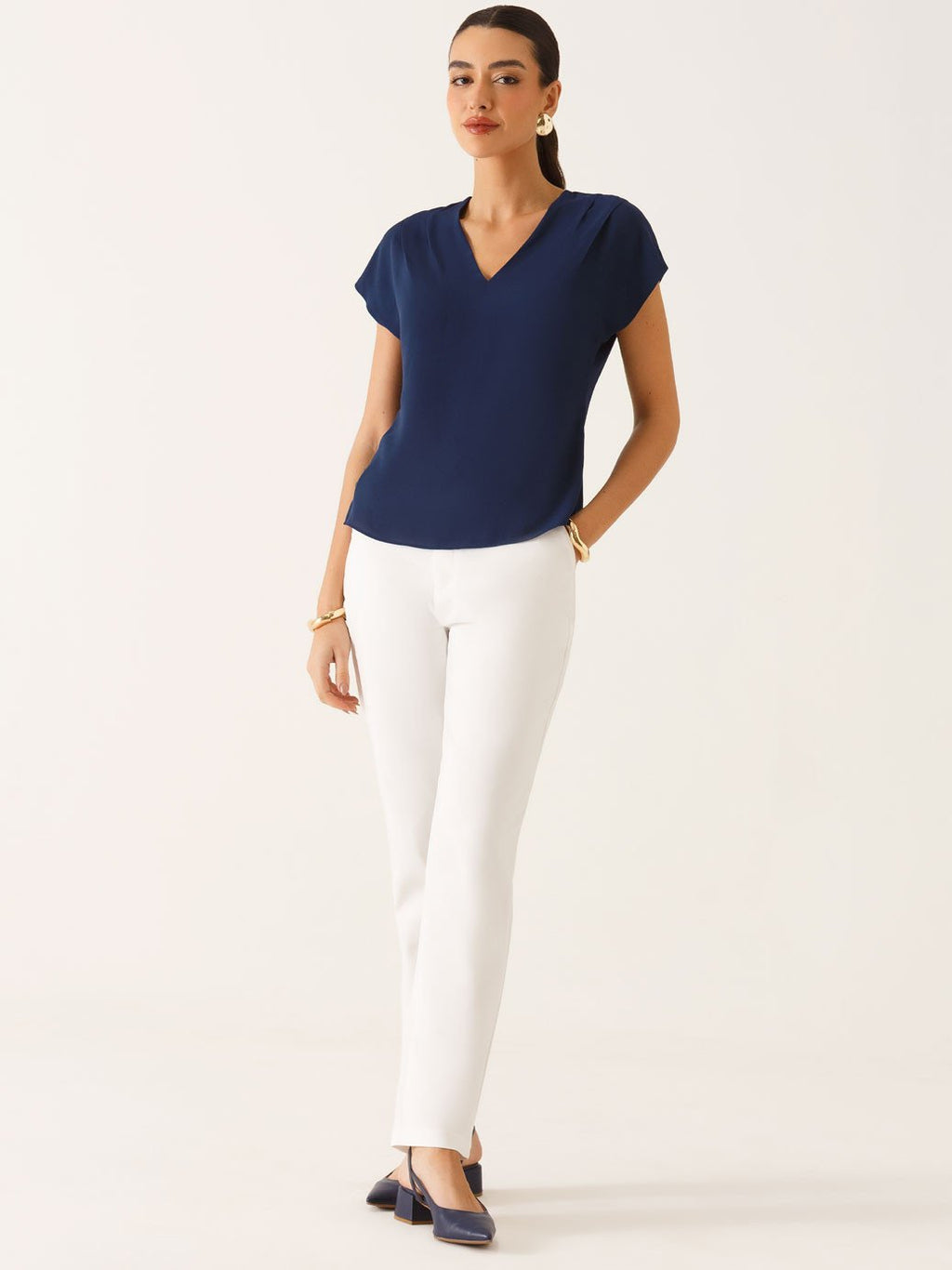 Blusa Ombros Deslocados em Crepe Marinho Mônica