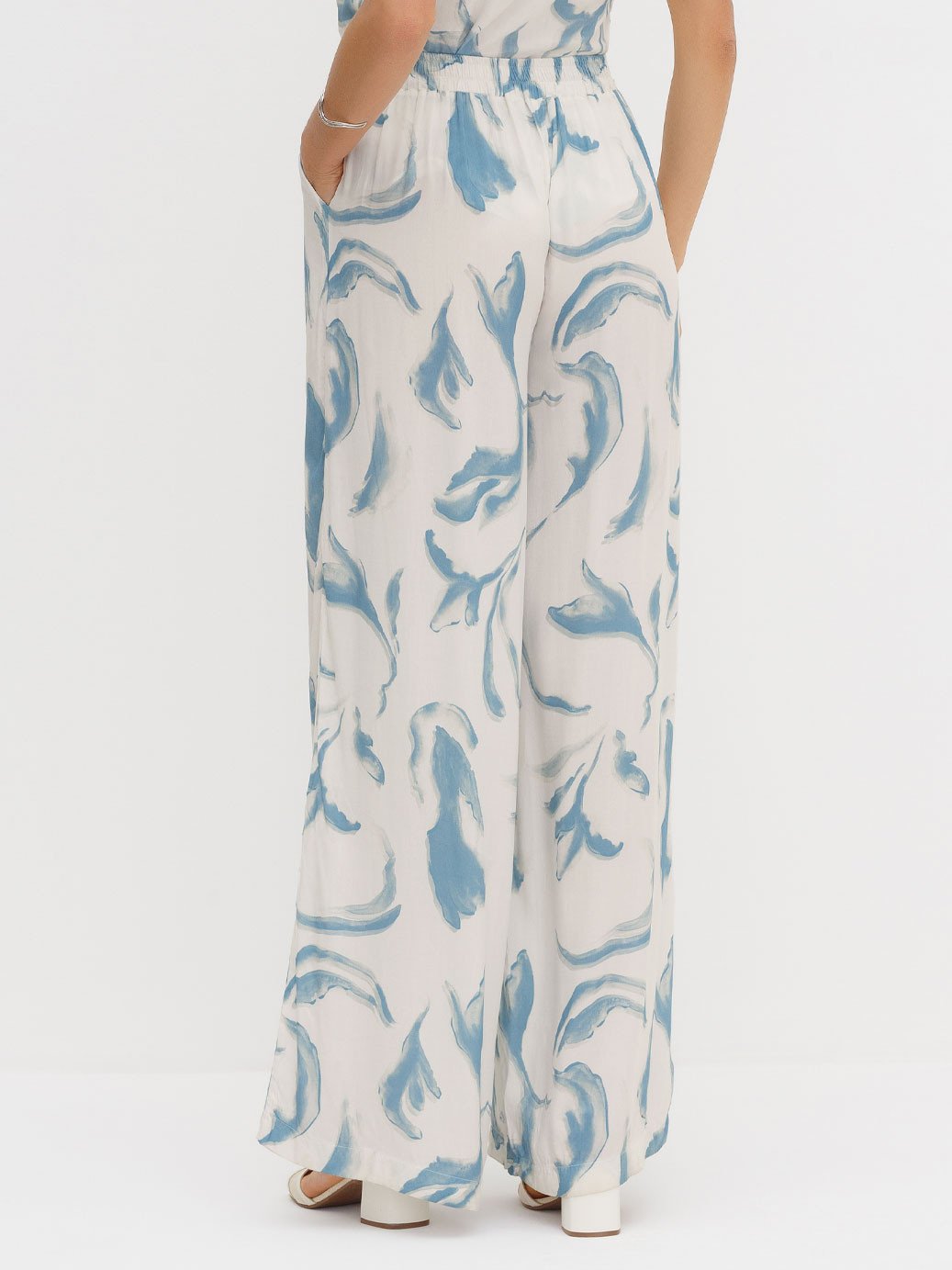 Calça em Alfaiataria Pantalona em Viscose Estampada Magda