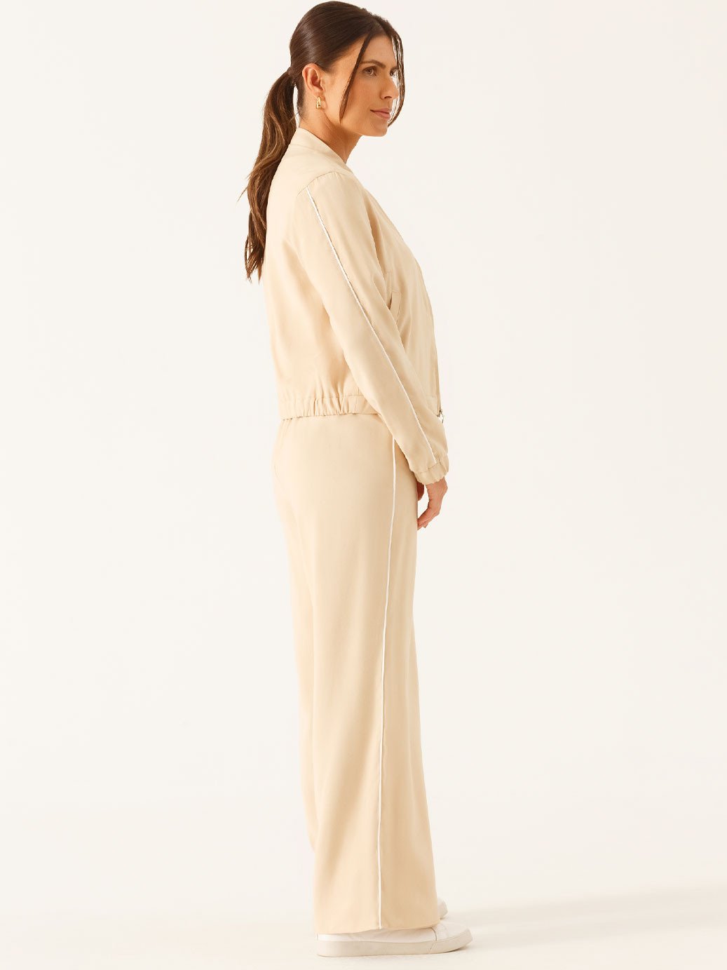 Calça Alfaiataria Wide Leg em Viscose Aveia Vitoriana