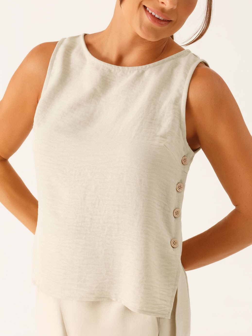 Blusa sem Mangas Decote Redondo em Crepe Aveia Vanusa