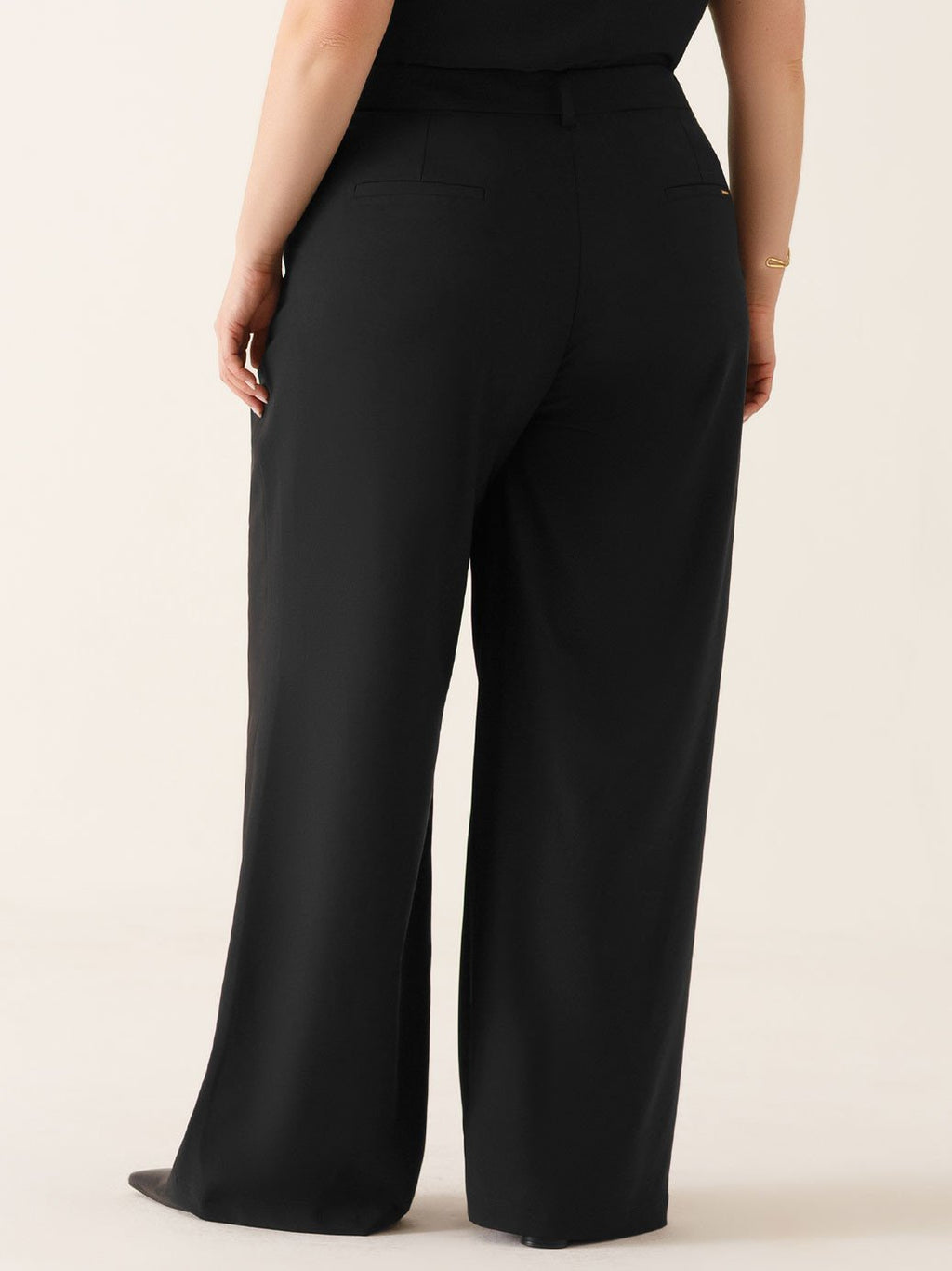 Calça Wide Leg de Alfaiataria Plus Size Preta Evelyn