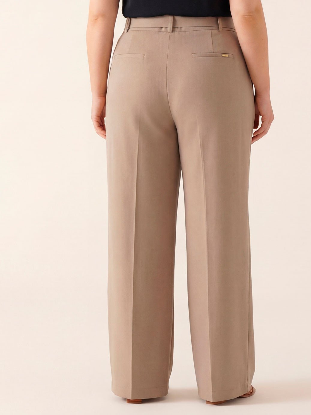 Calça Wide Leg de Alfaiataria Plus Size  Mocha Mousse Lorde