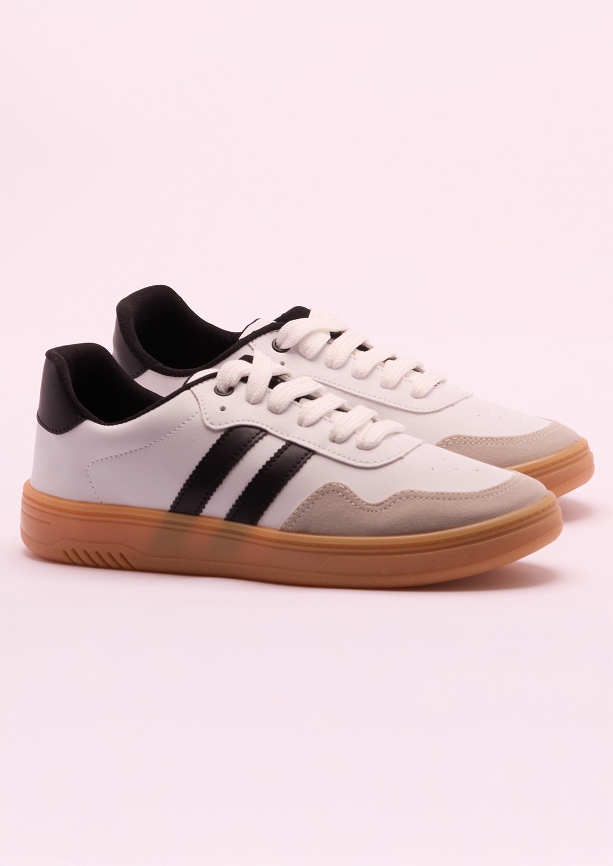 Tênis Feminino Izalu em PU Casual Branco com Recortes - Monjuá