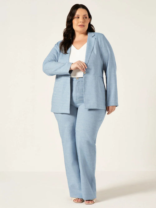 Blazer Intermediário em Oxford Plus Size Azul Claro Josefina