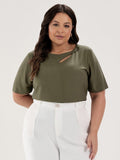Blusa Manga Curta com Gota e Botão Plus Size Verde Musgo Leona