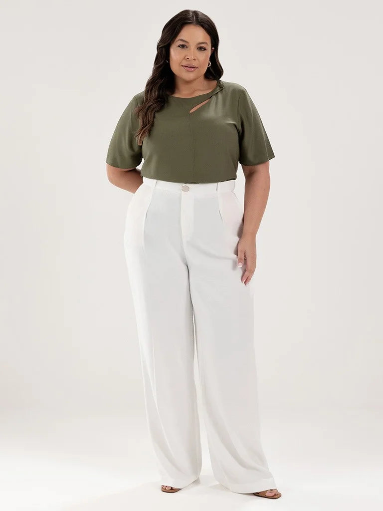 Blusa Manga Curta com Gota e Botão Plus Size Verde Musgo Leona