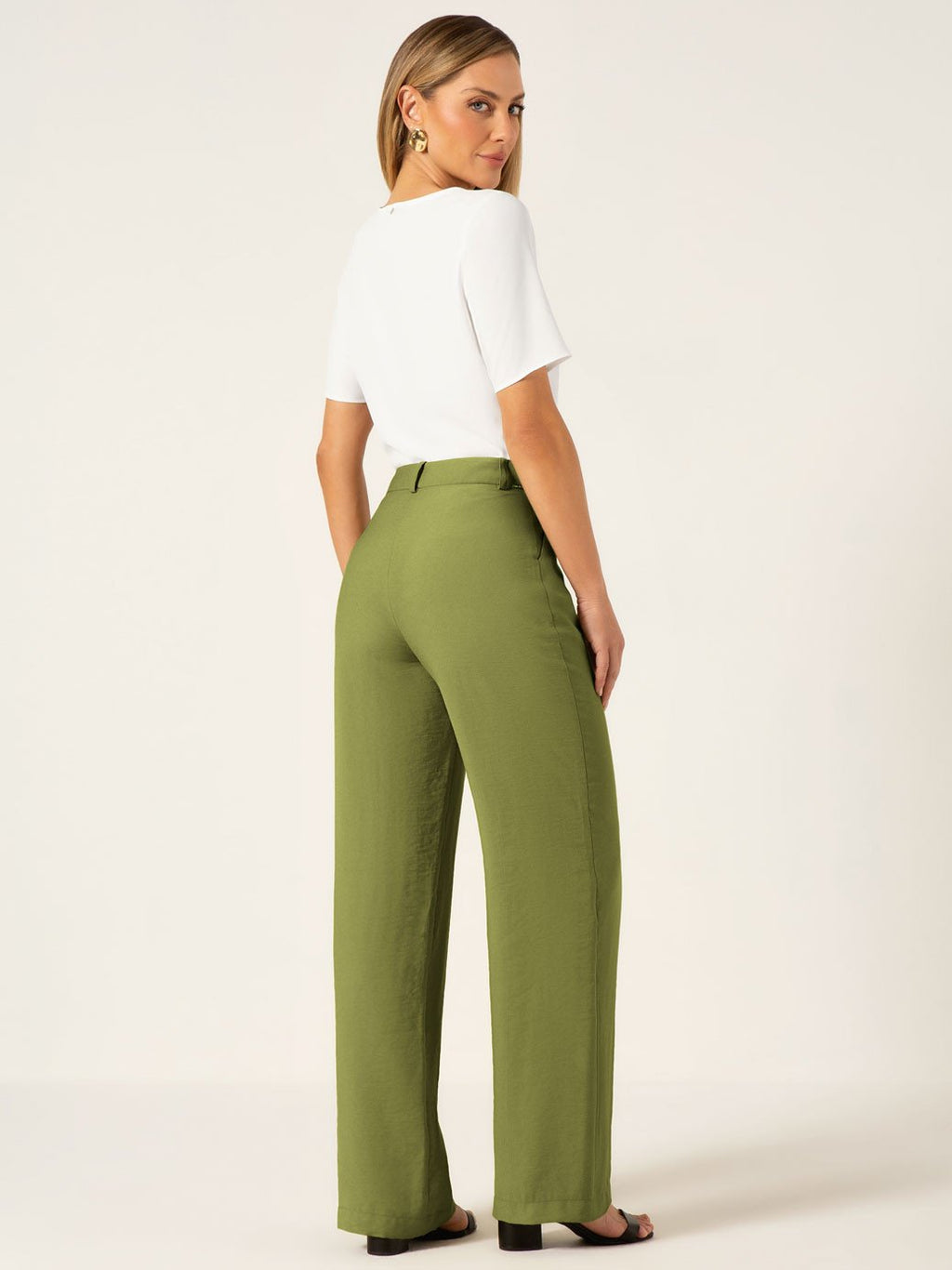 Calça Wide Leg de Alfaiataria Verde Larice