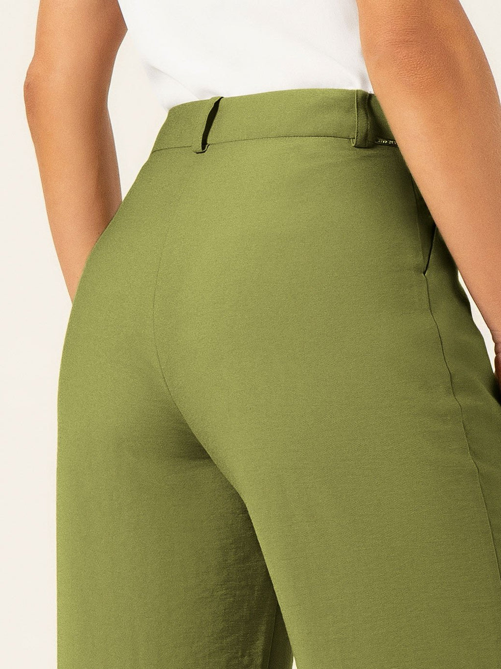 Calça Wide Leg de Alfaiataria Verde Larice