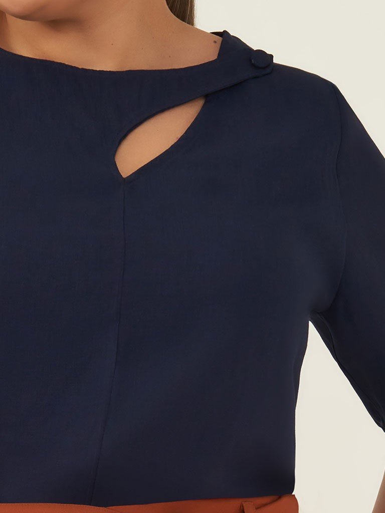 Blusa Manga Curta com Gota e Botão Marinho Nany