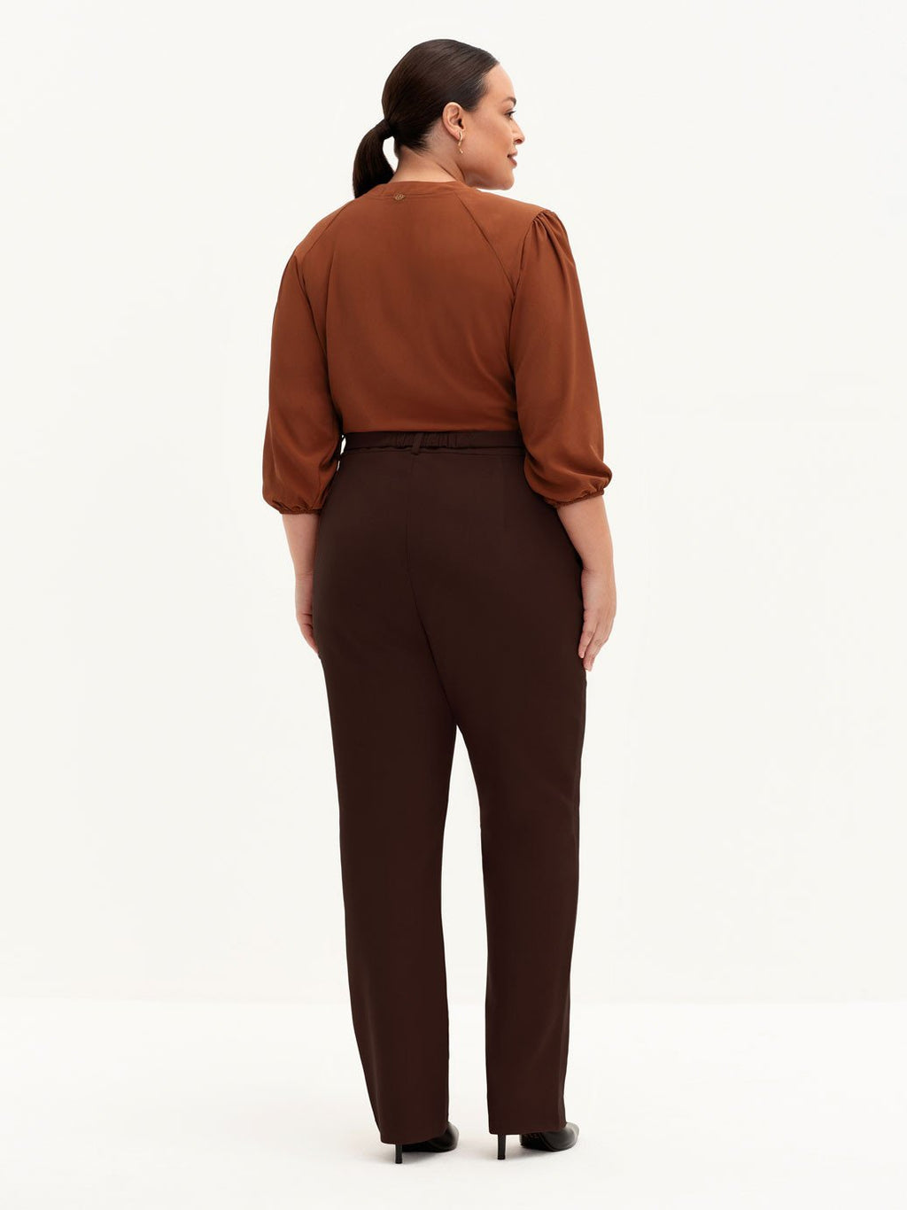 Calça Reta Regular Plus Size Marrom Ferrugem Itamara