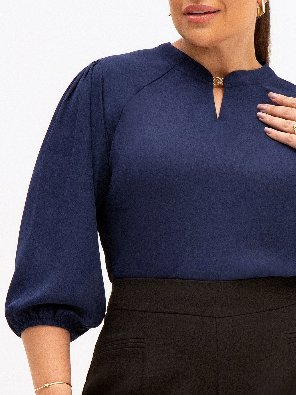 Blusa Manga 7/8 em Crepe Plus Size Marinho Susi