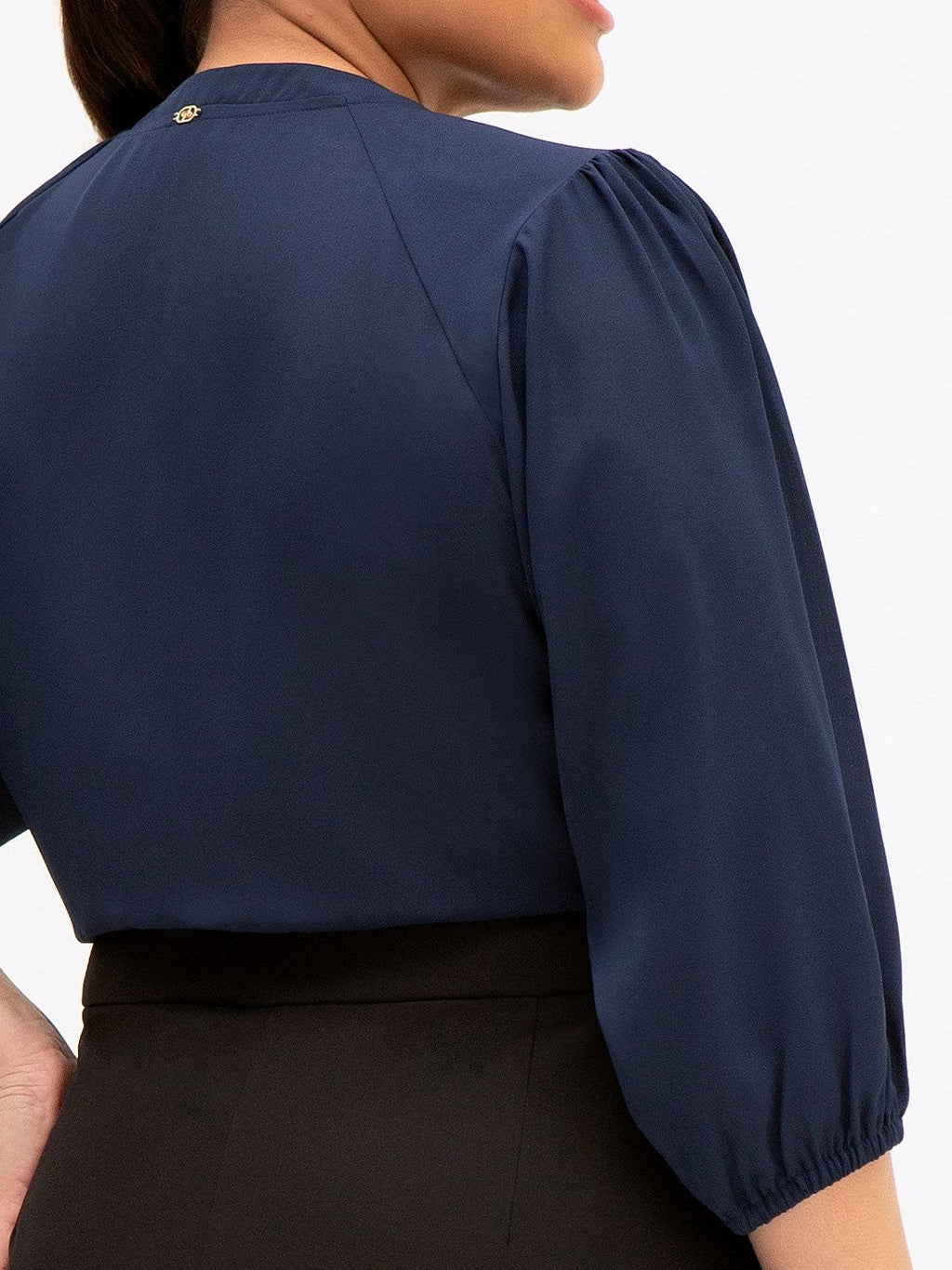 Blusa Manga 7/8 em Crepe Plus Size Marinho Susi