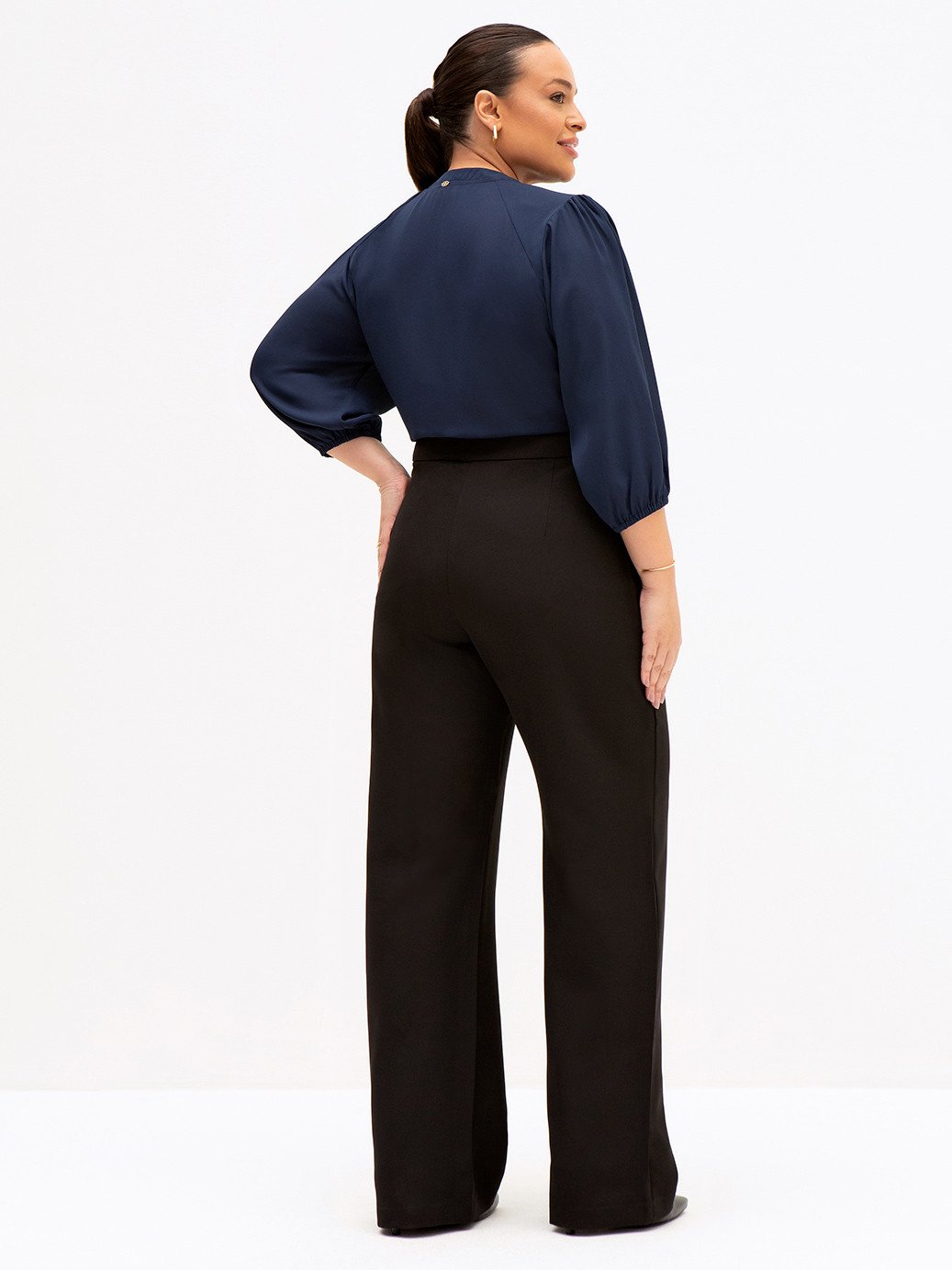 Blusa Manga 7/8 em Crepe Plus Size Marinho Susi