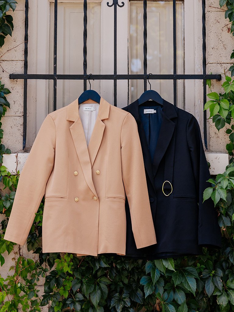 Blazer Intermediário em Alfaiataria Plus Size Preto Samila